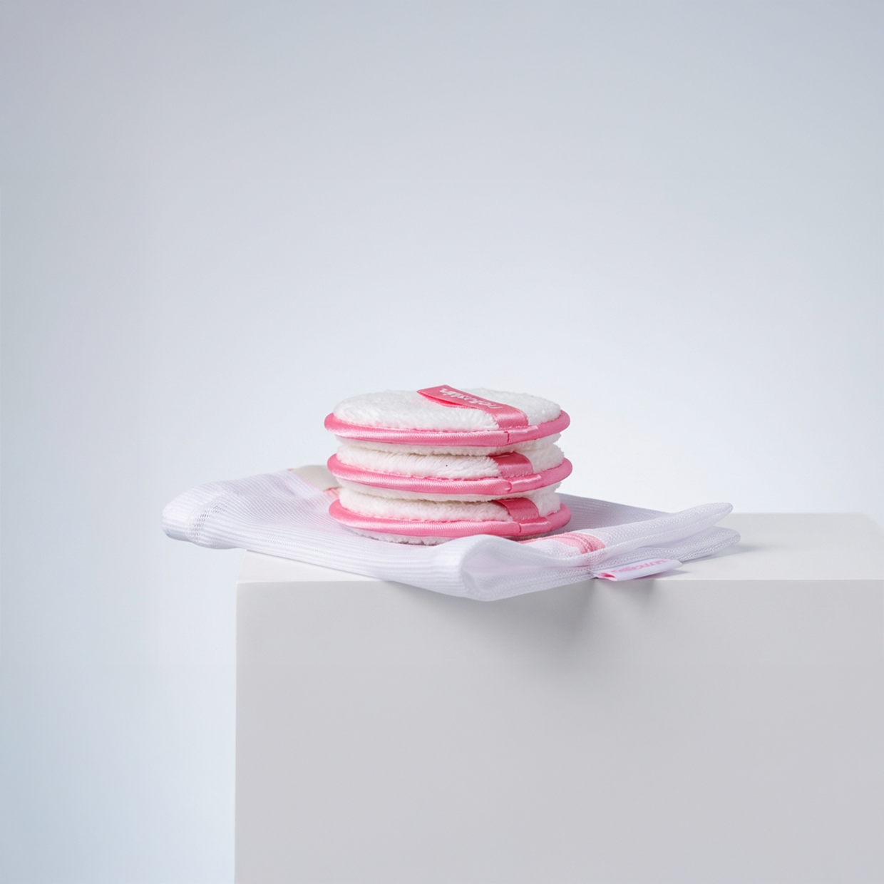 the original makeup remover puffs (3pk)